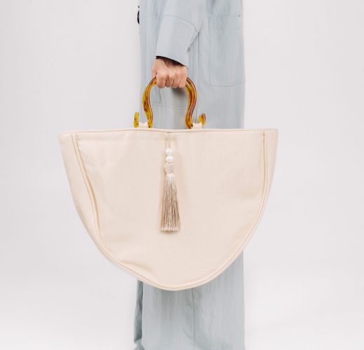 halfmoon-tote-bag-oat-crème-1