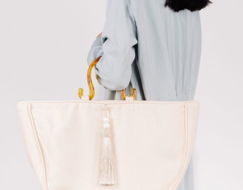 halfmoon-tote-bag-oat-crème-3